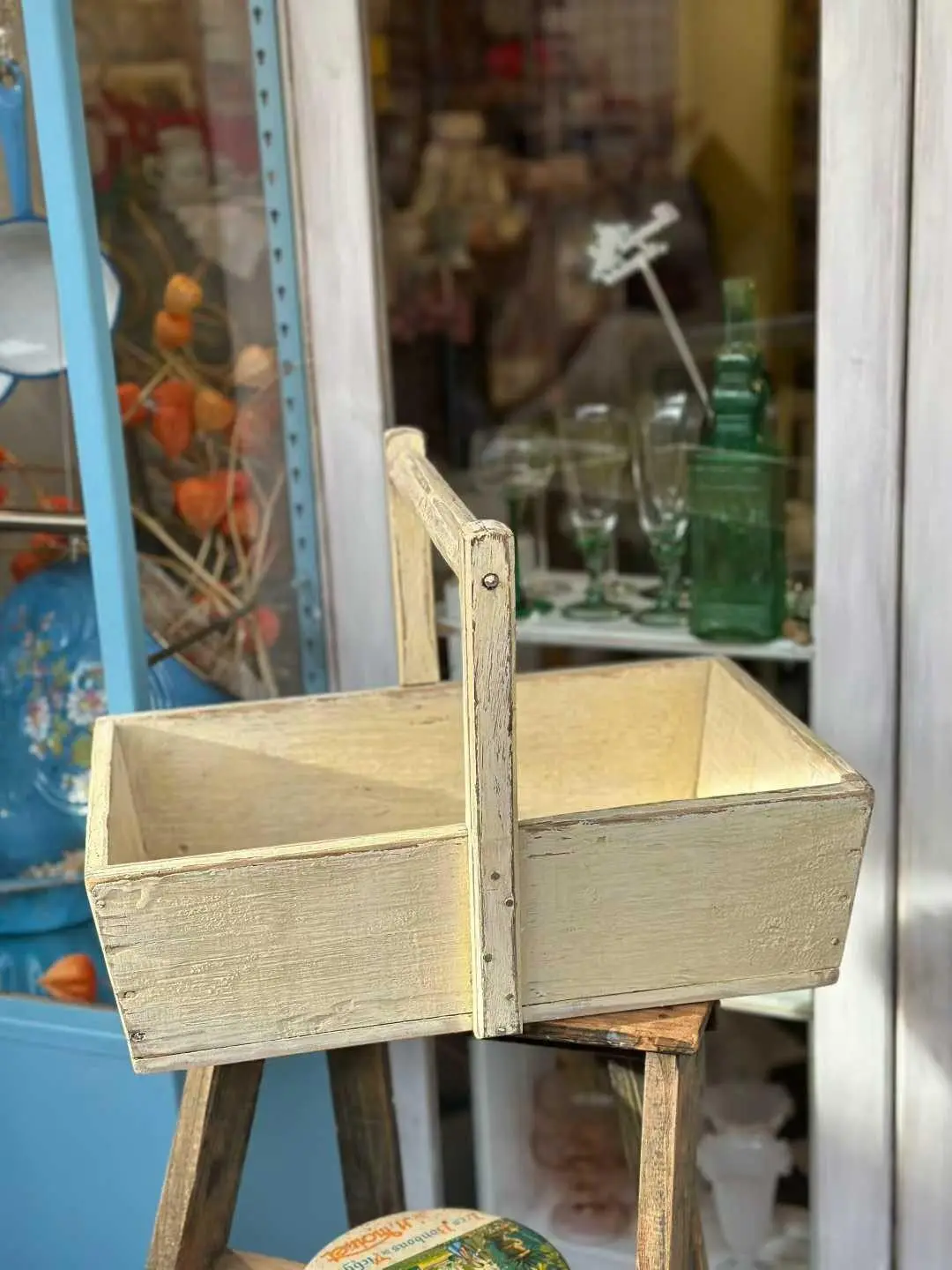 French Vintage Cream Solid-Wood Handled Basket