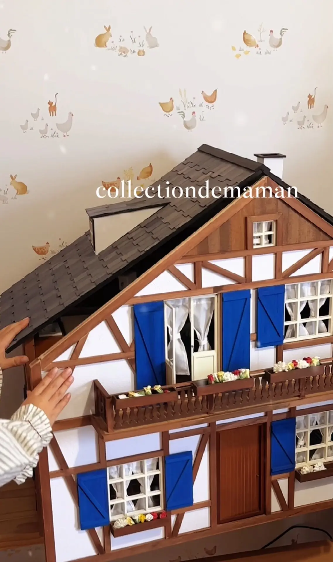 French Vintage Dollhouse, Early 1990s