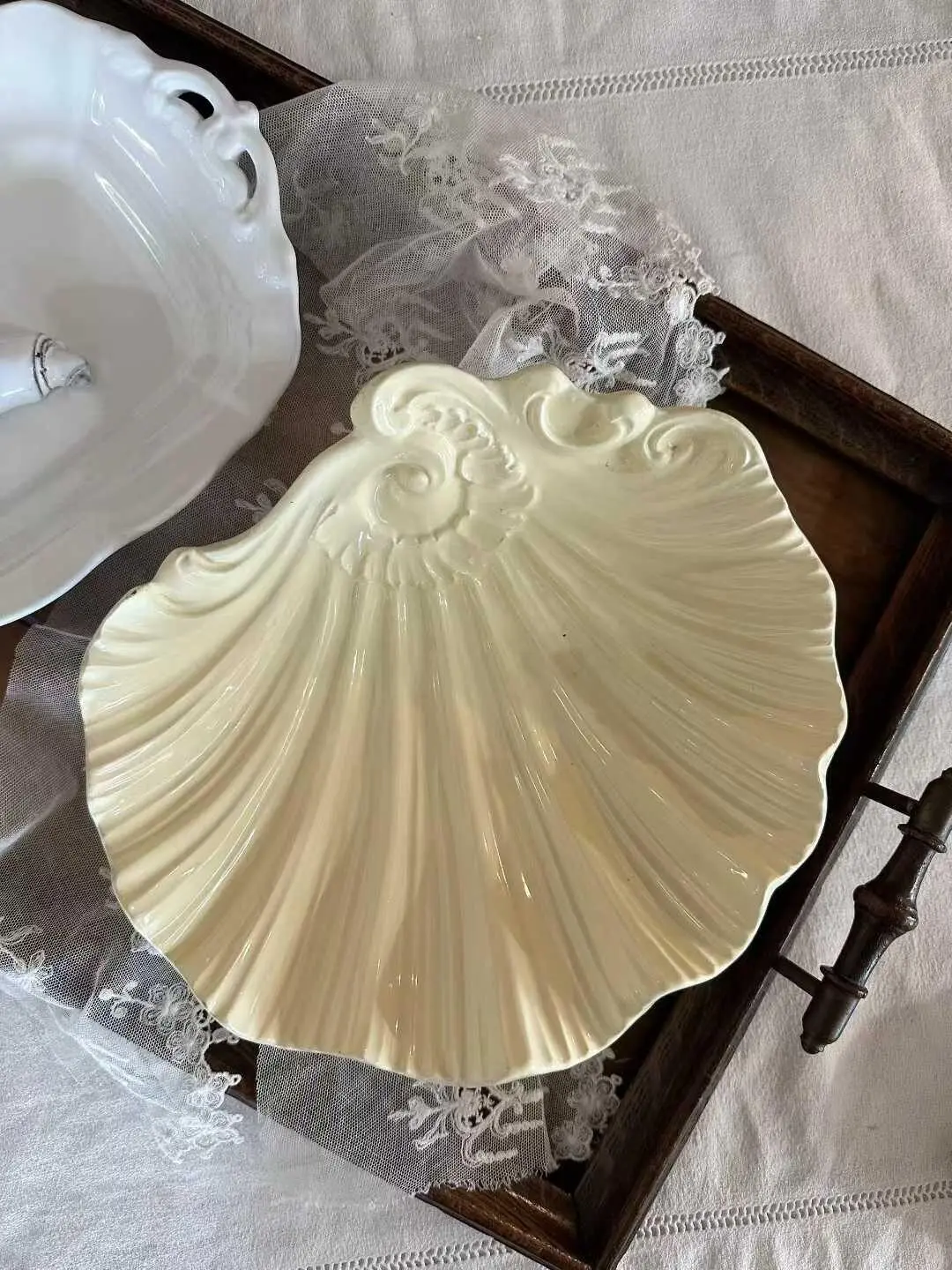 French Vintage Embossed Creamy-Yellow Shell Plate