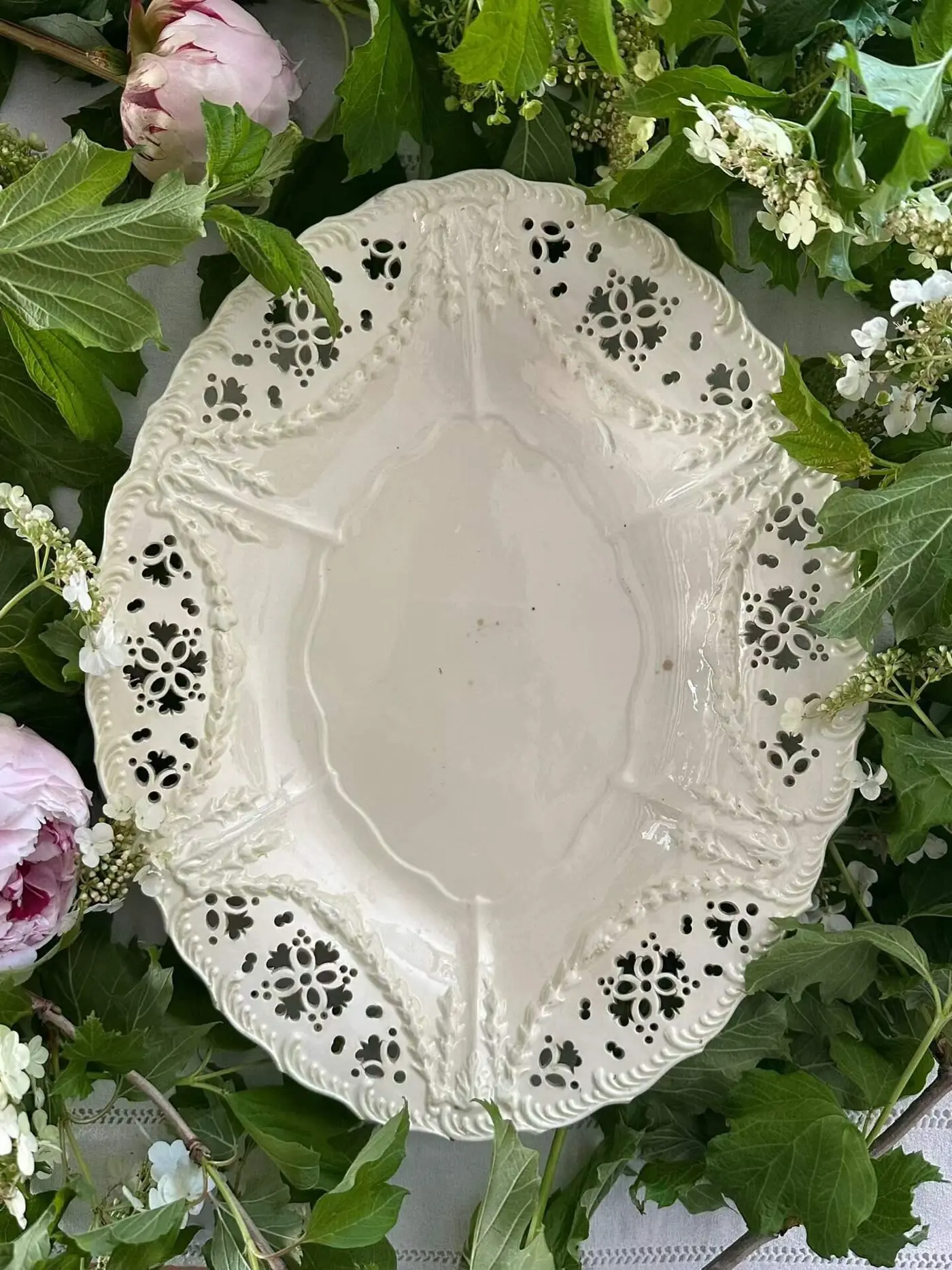 Leeds Antique Feather-Pierced Dish (Unique Piece)