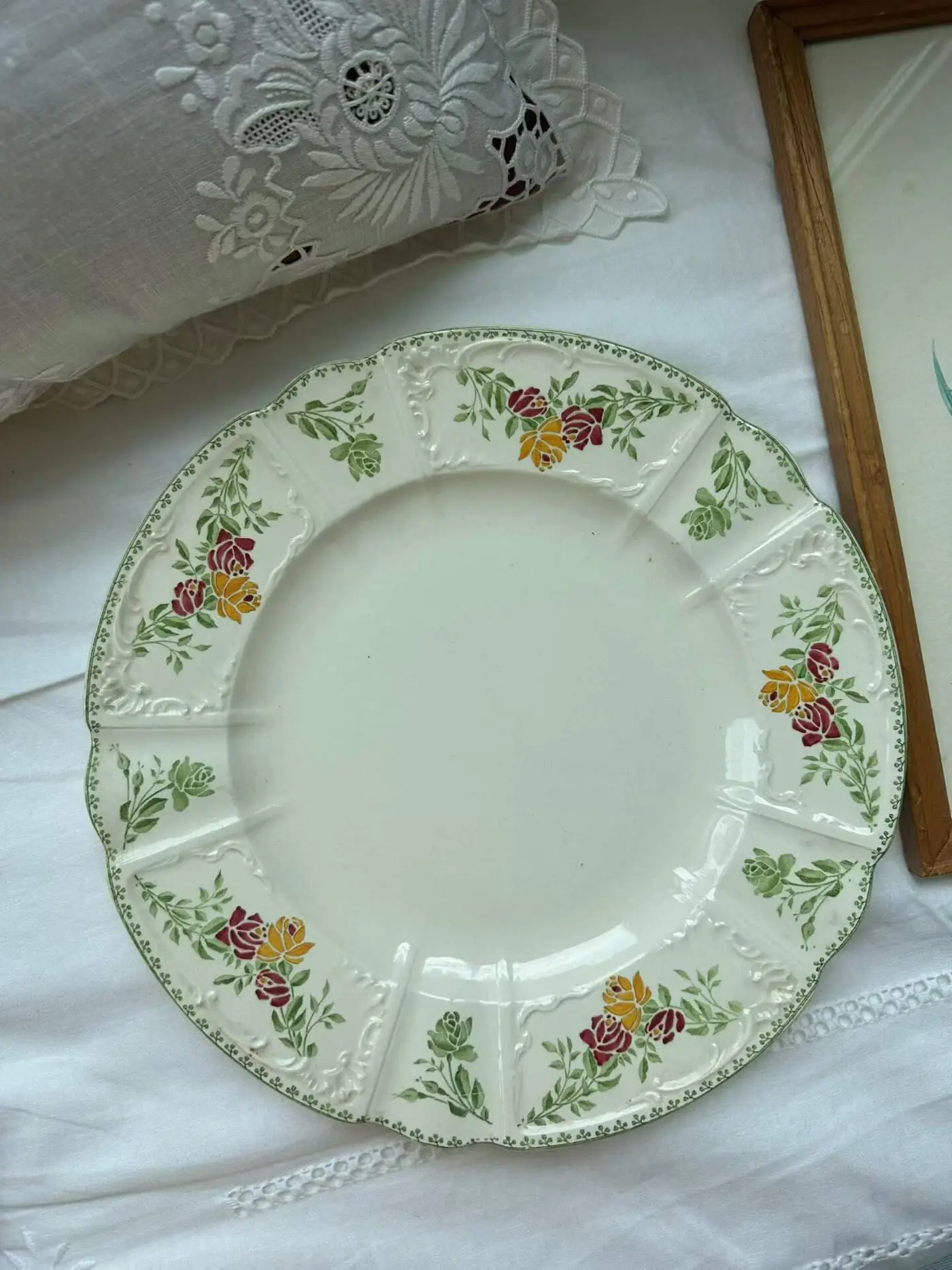 French vintage sarrguemines embossed hand-painted rose plate, 27 cm