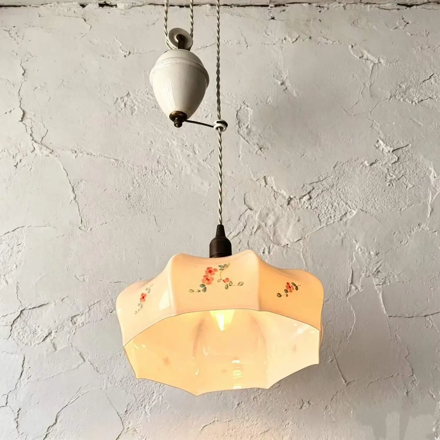 French Vintage Milk Glass Adjustable-Height Pendant Light — Shade Ø 25 cm