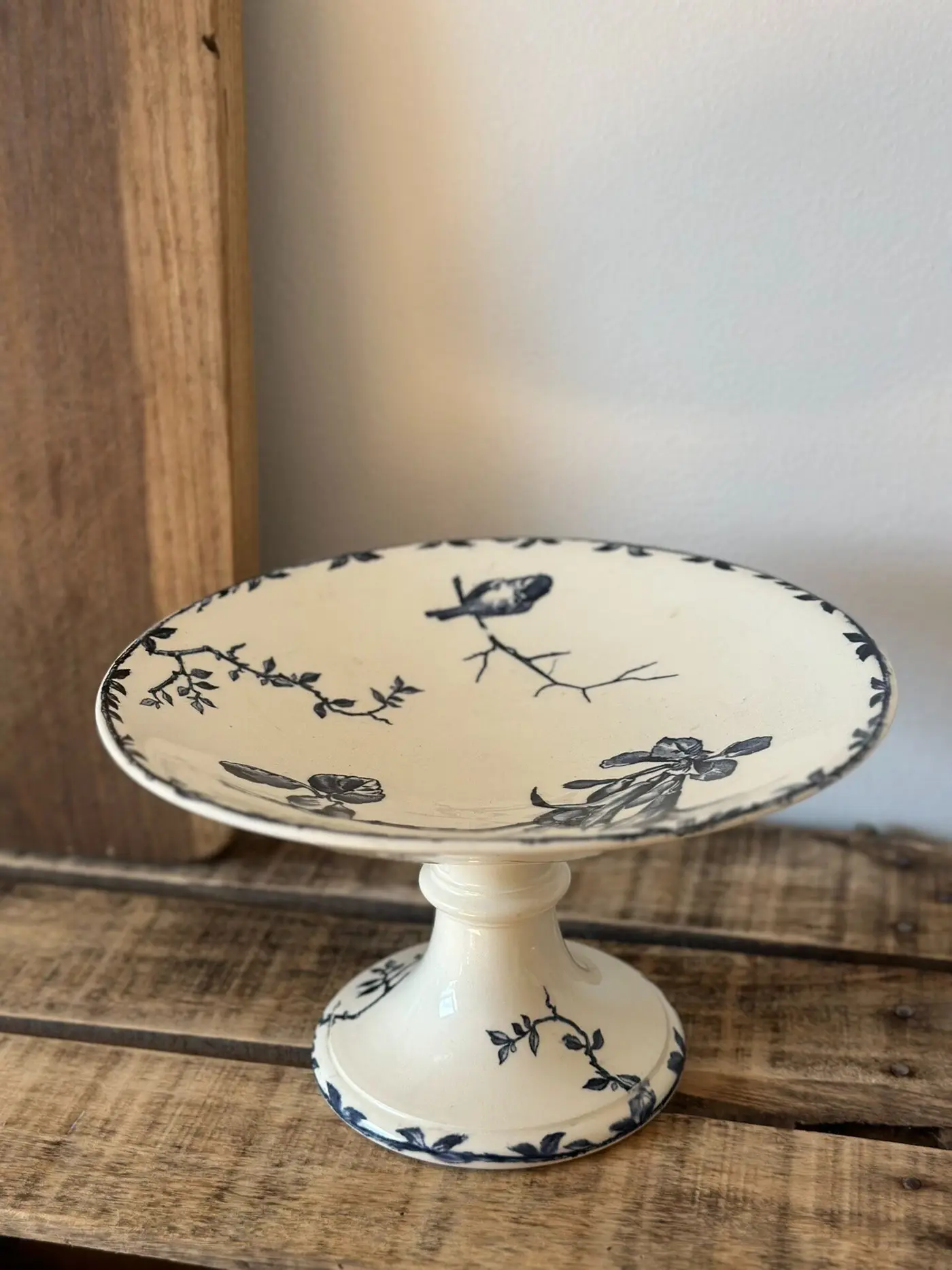 French HB&C Oxford Blue-and-White Pedestal Cake Stand