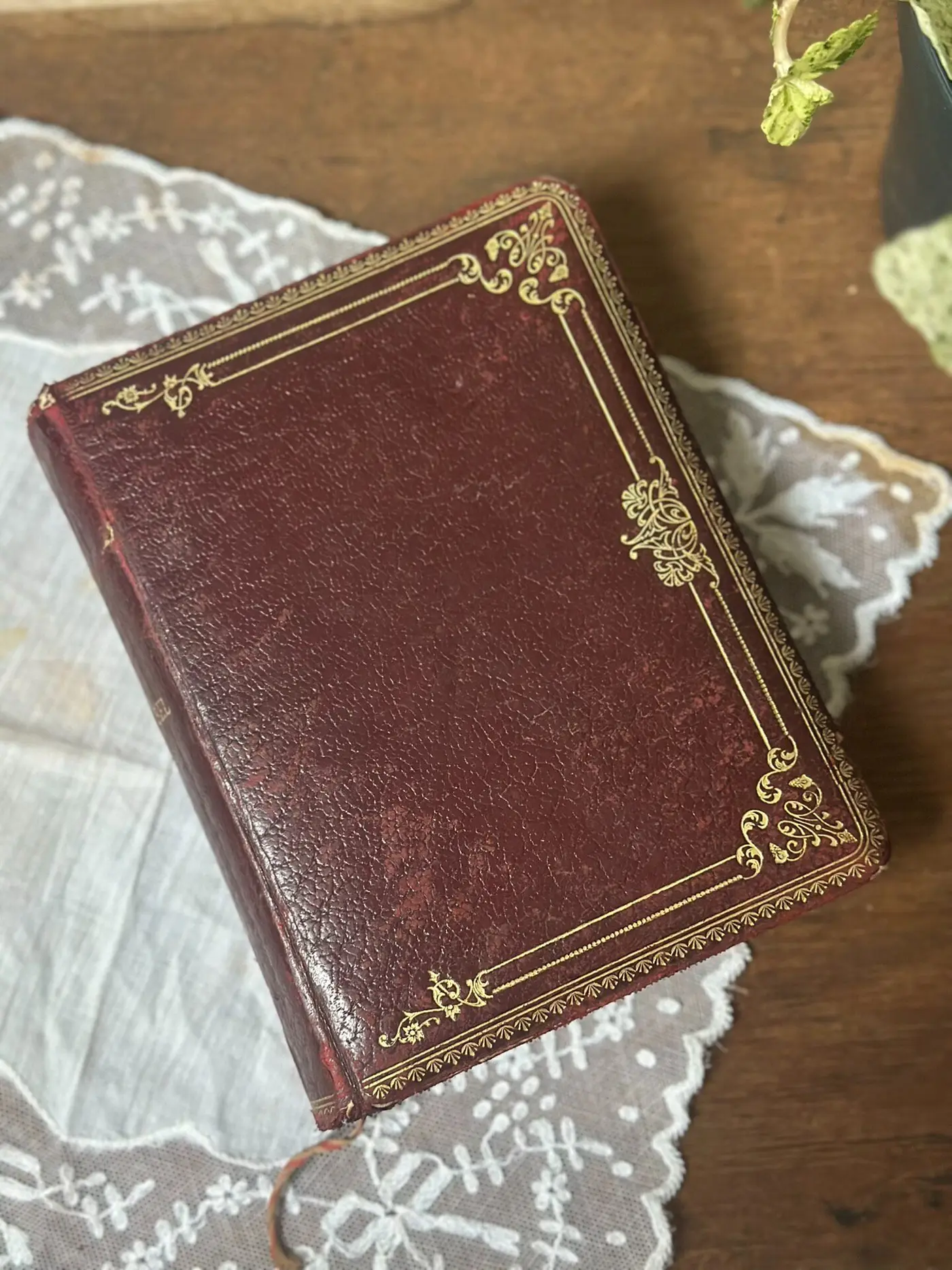 French Pocket Antique Book, c.1910s
