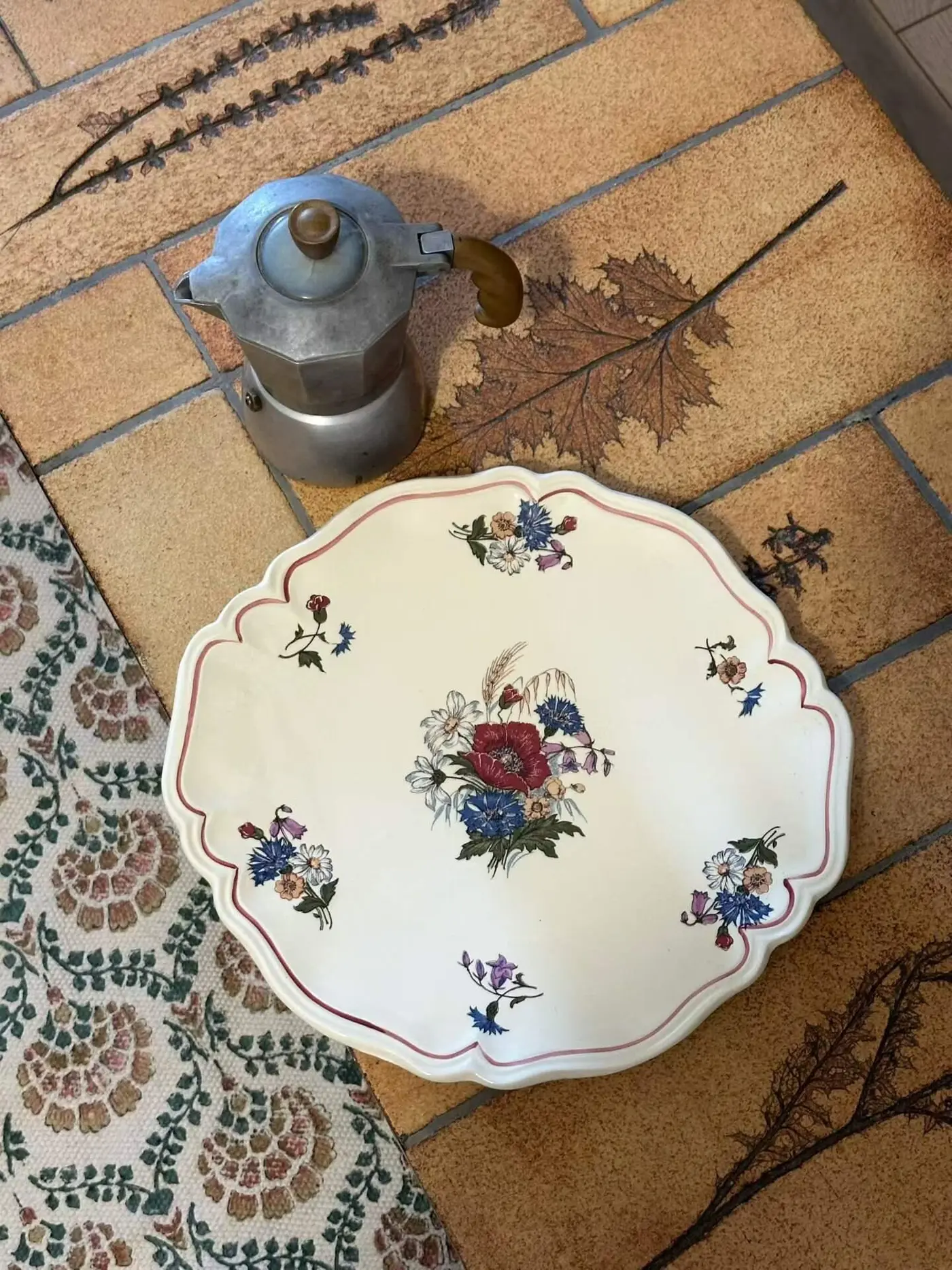 Sarreguemines Vintage Country Two-Handled Cake Plate, 27 cm