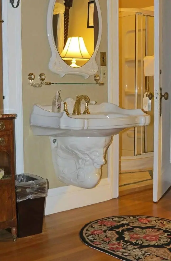 Laufen Nautilus Limited-Edition Lion-Form Wall-Mounted Washbasin
