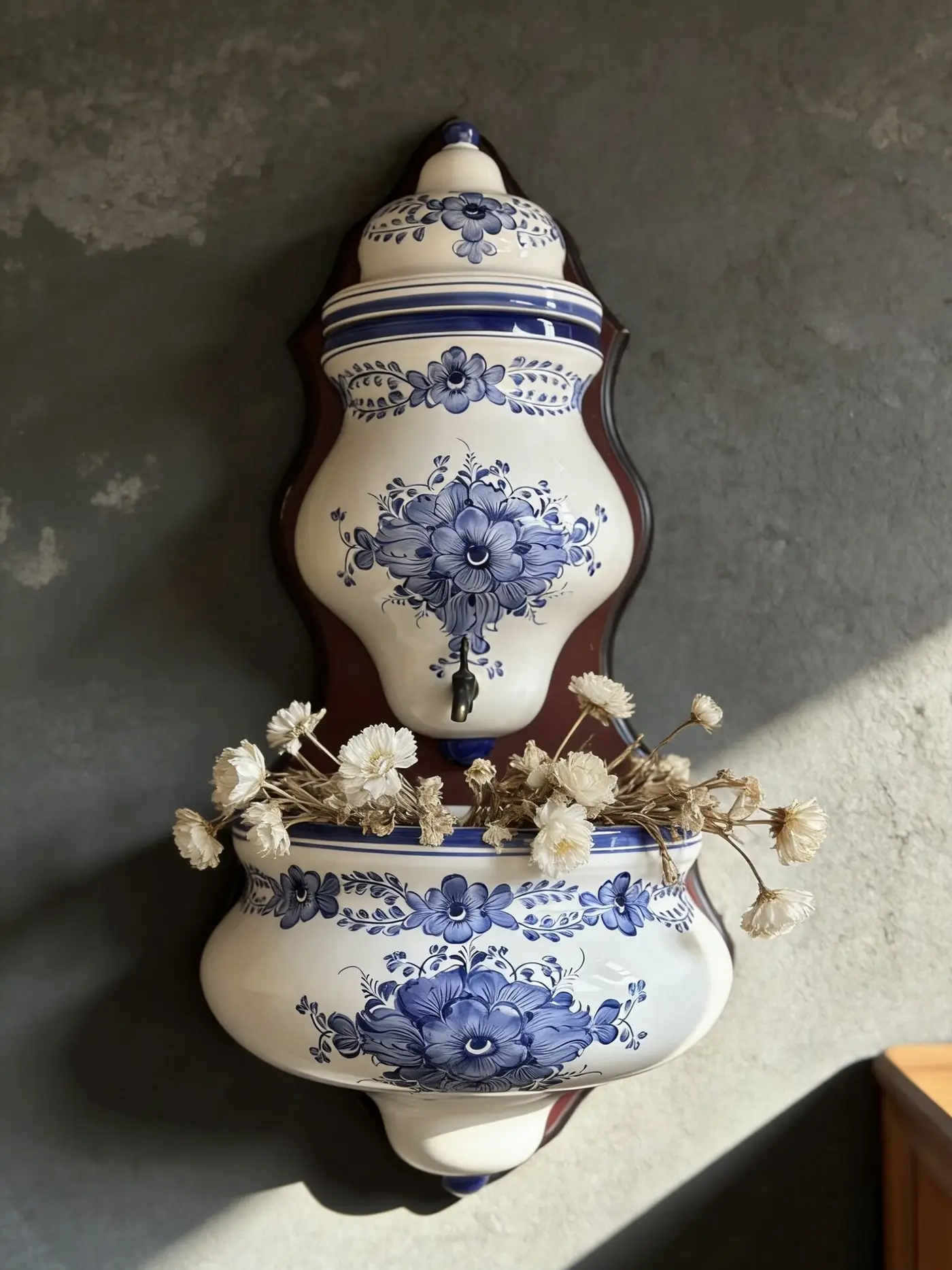 Portuguese Vintage Blue-and-White Wall-Mounted Wall Fountain
