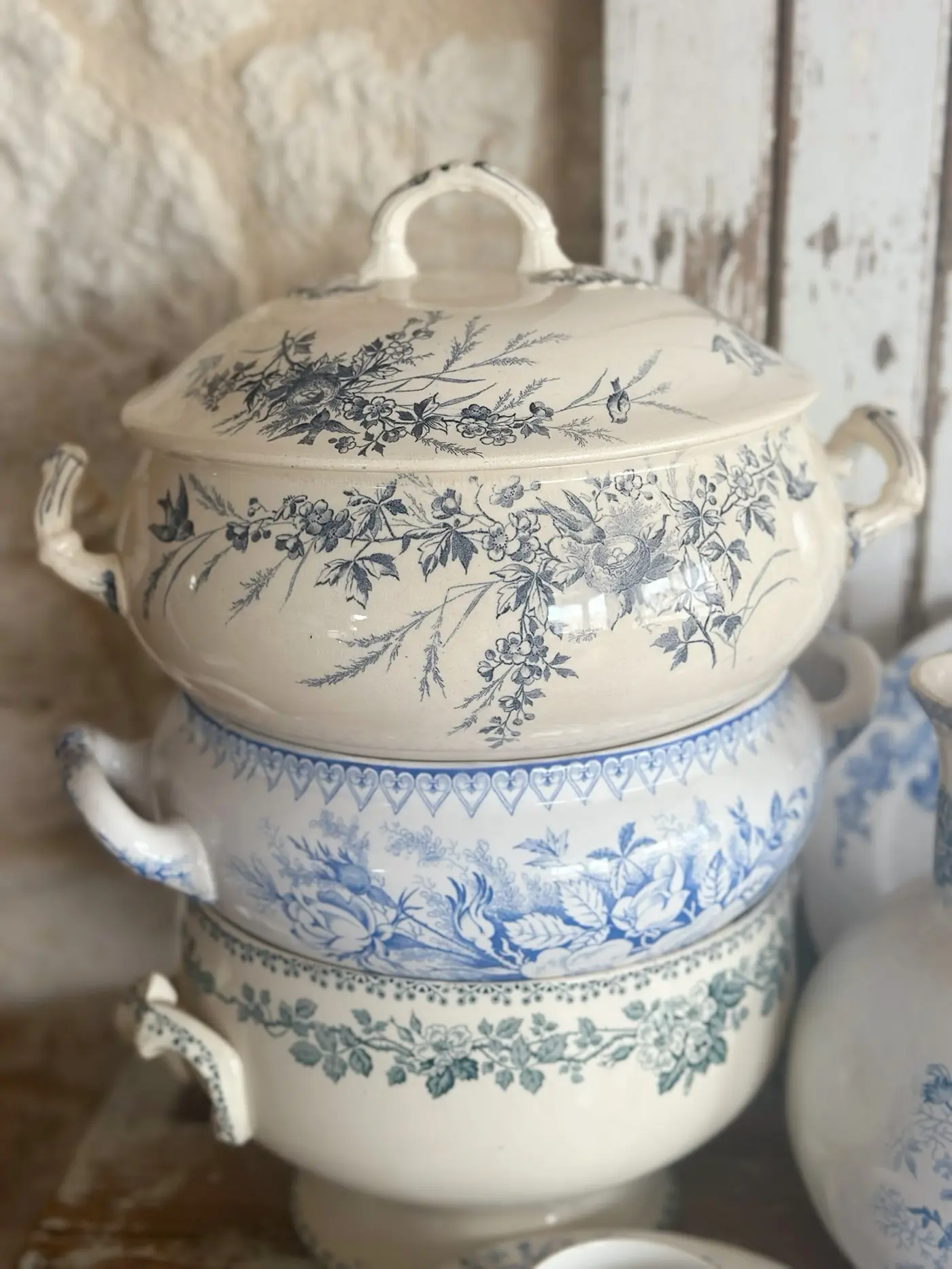 Creil et Montereau Blue-and-Red Bird Large Soup Tureen, Vintage French