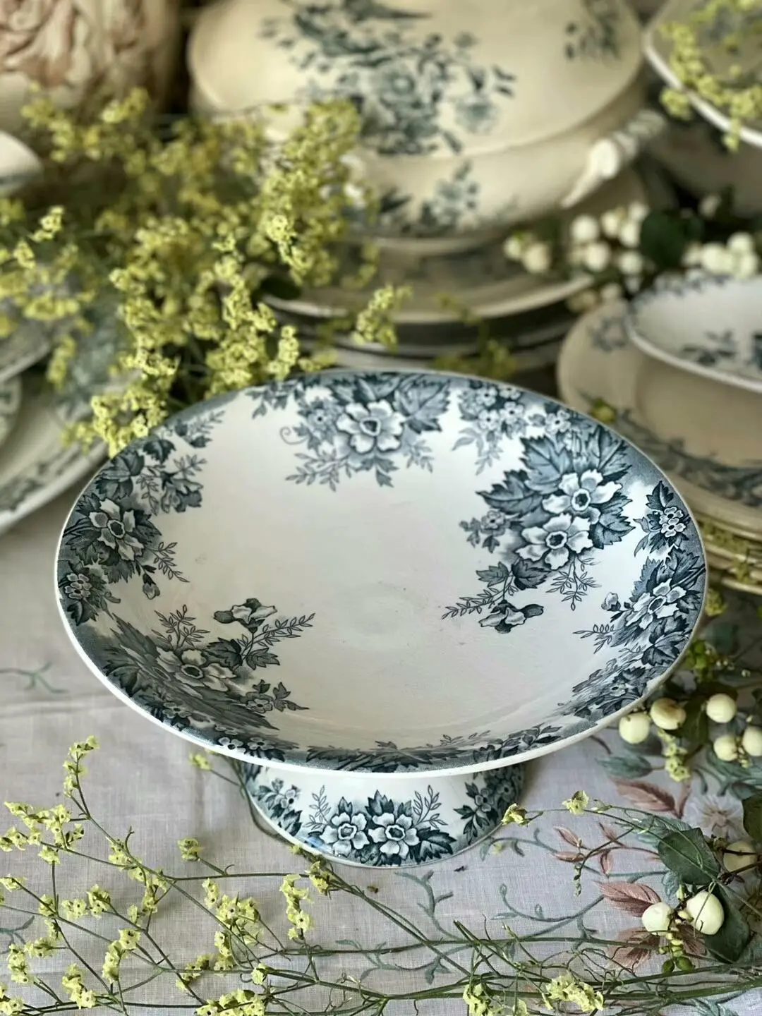 French vintage St Amand blue-green small footed dish
