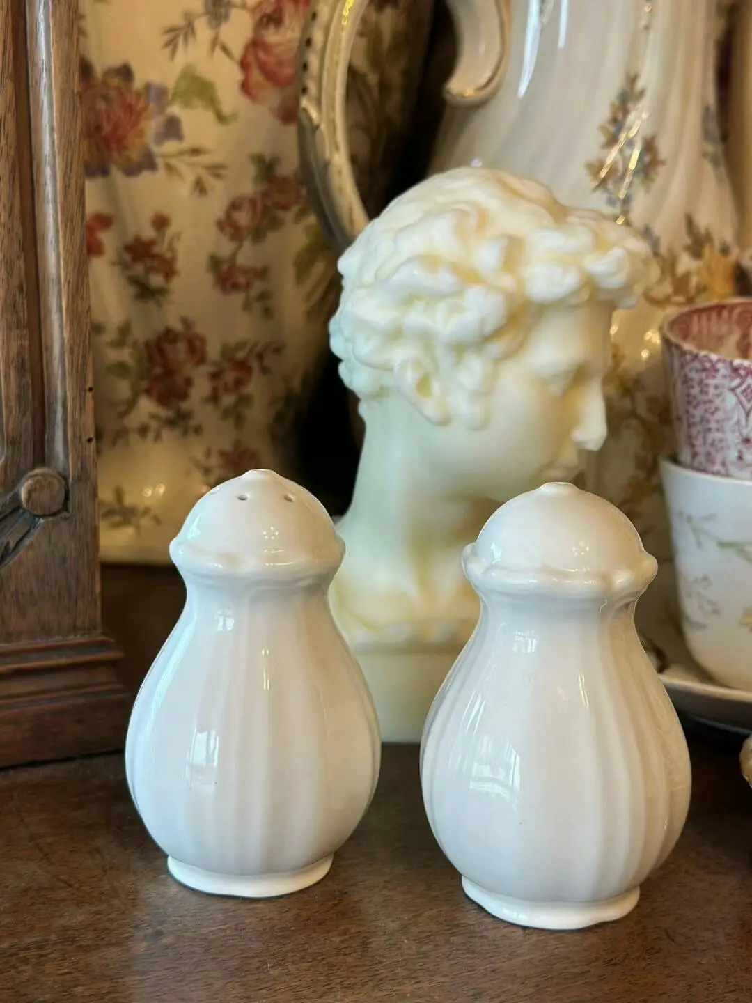 Vintage English Wedgwood Cream and Salt & Pepper Condiment Set (Pair)