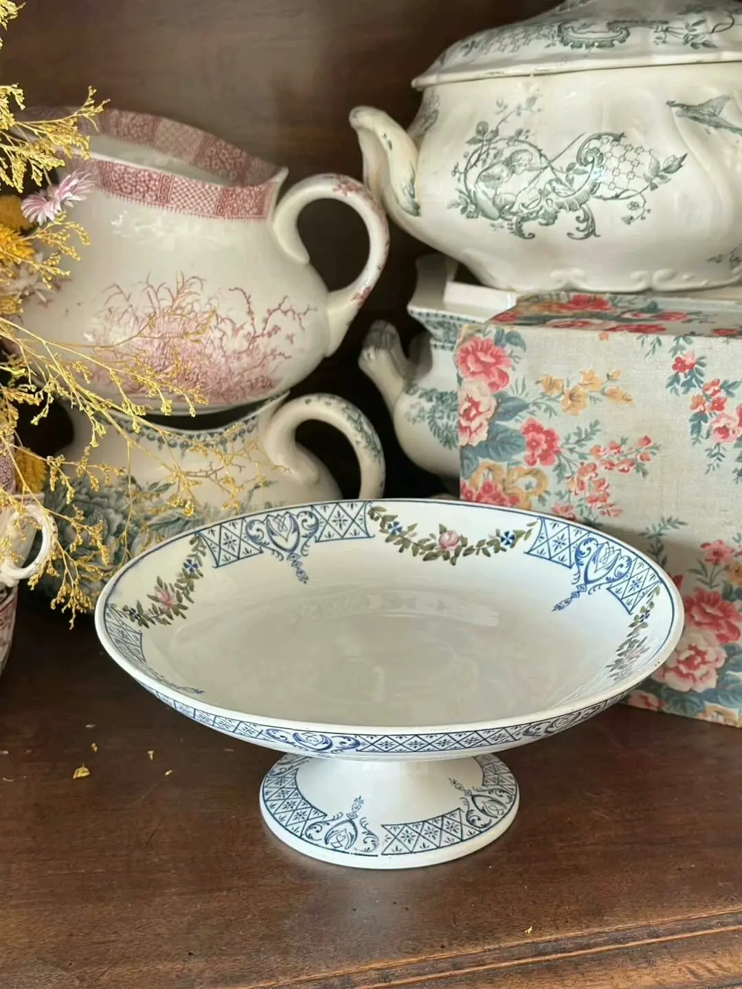 Rare Creil et Montereau Hand-Painted Rose Footed Compote, 23 cm
