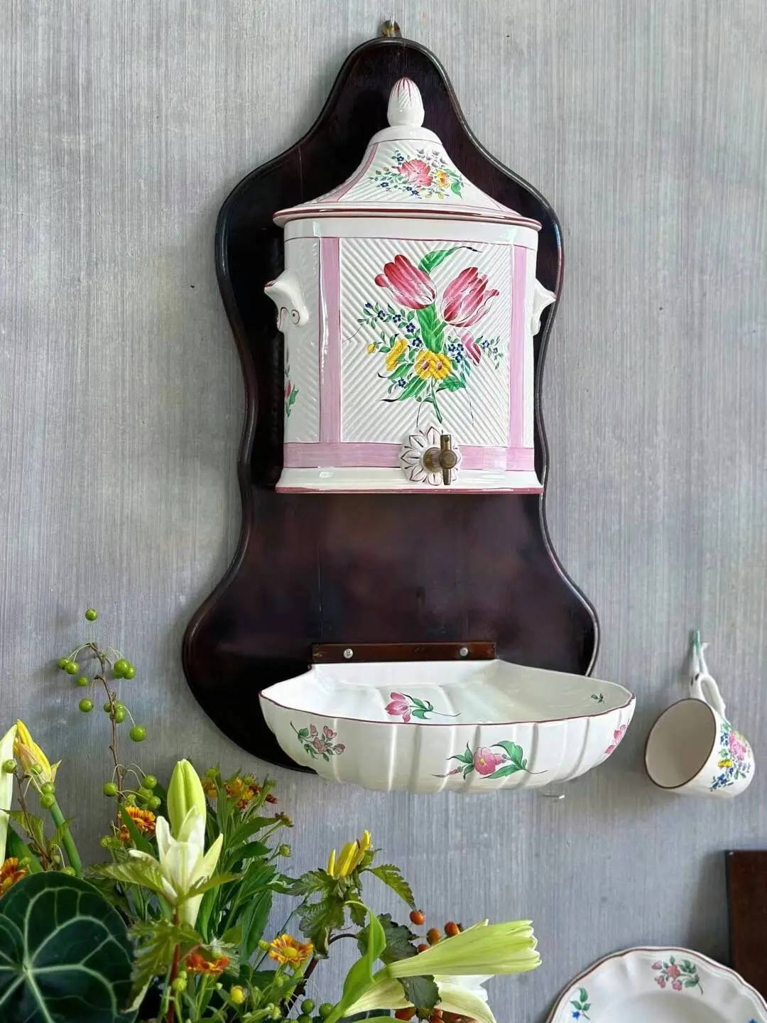 French Lunéville vintage tulip wall-mounted Wall Fountain