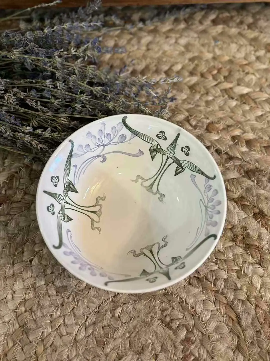Vintage Creil et Montereau Art Nouveau Lone Hibiscus Small Bowl, 15 cm