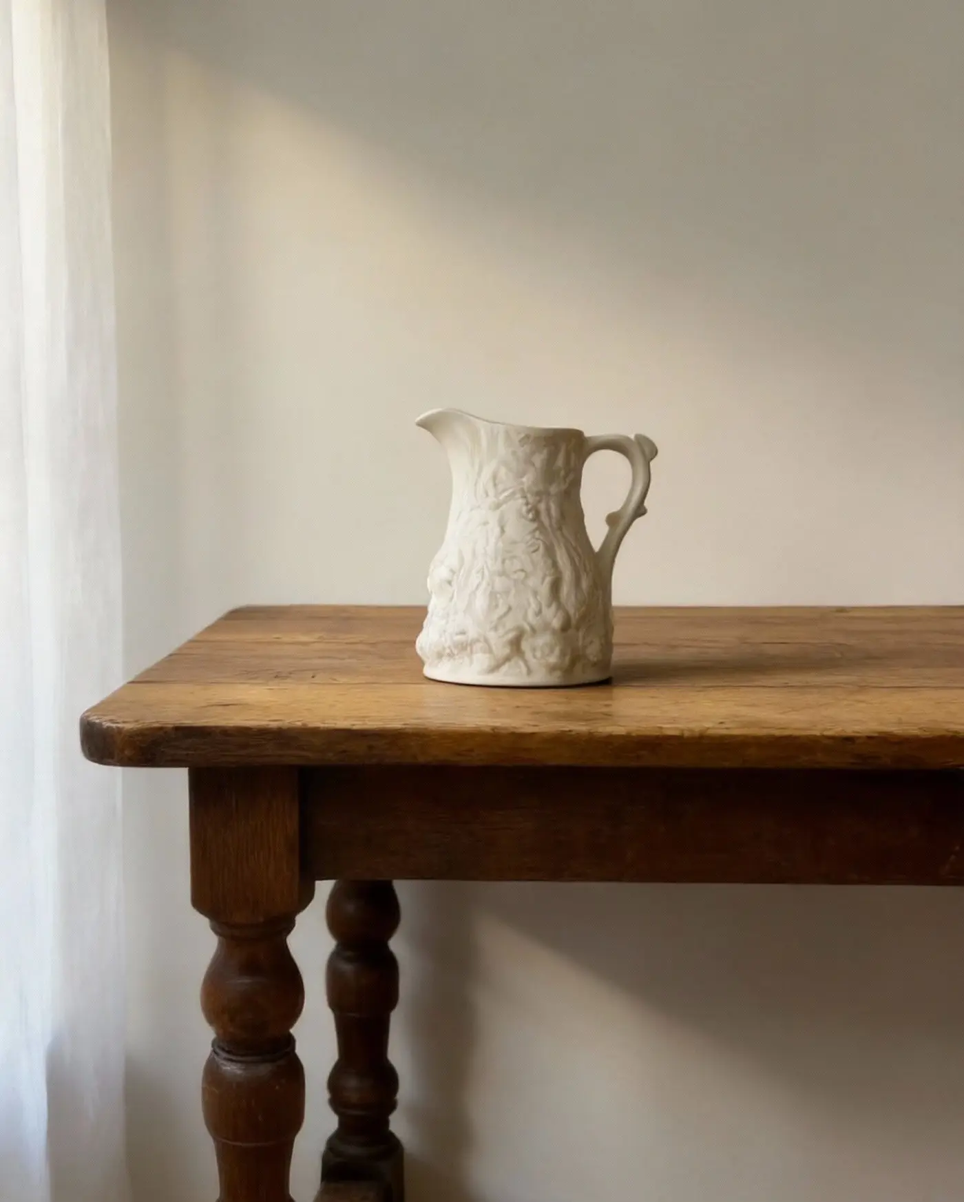 Vintage British Portmeirion White Porcelain Grapevine Jug with Mother-and-Child Relief, 11 cm