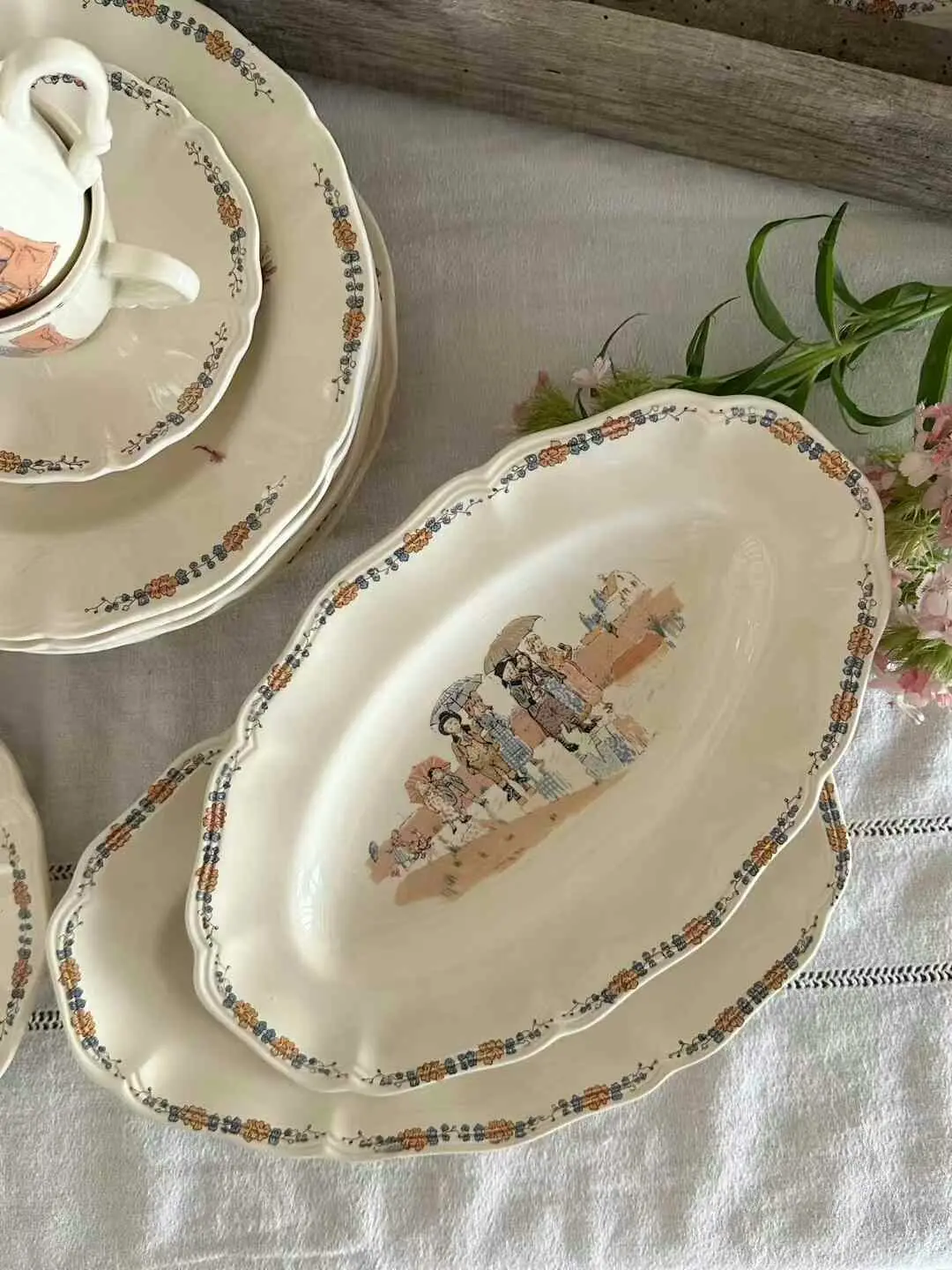 Vintage French Sarreguemines Richard Small Oval Plate