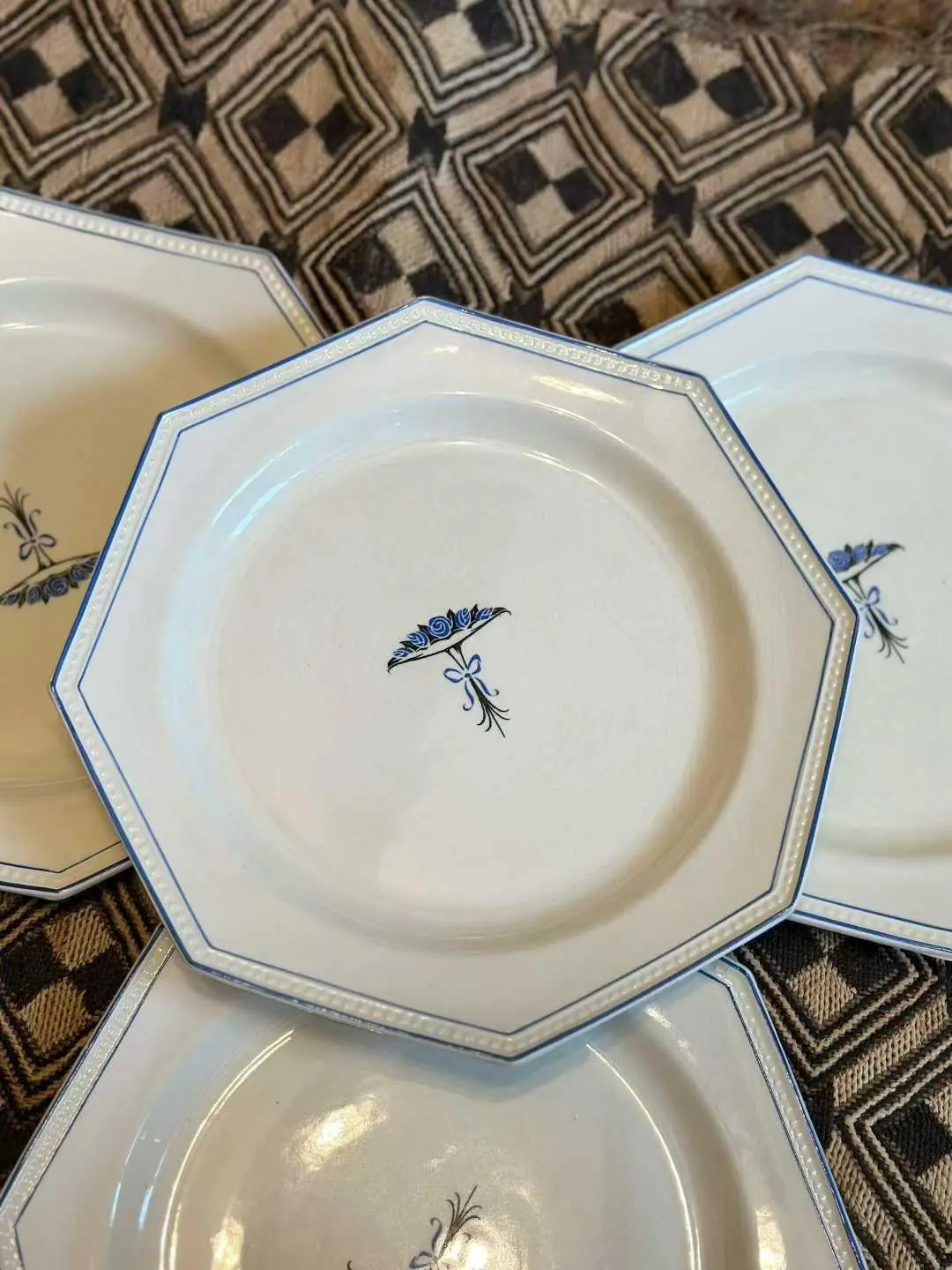 French Vintage Creil et Montereau Cream-Colored Octagonal Plate with Beaded Rim, 24 cm
