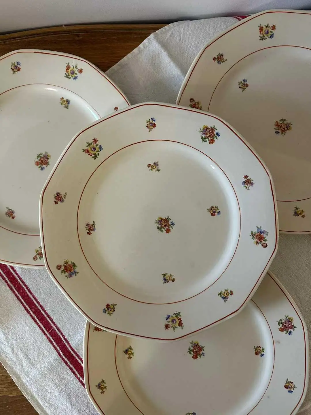 Cream-Ground Floral Flat Plate